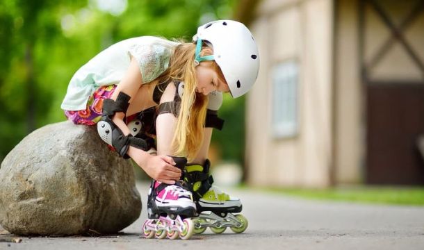 Cara Mengajari Anak Bermain Roller Skate Bagian 1